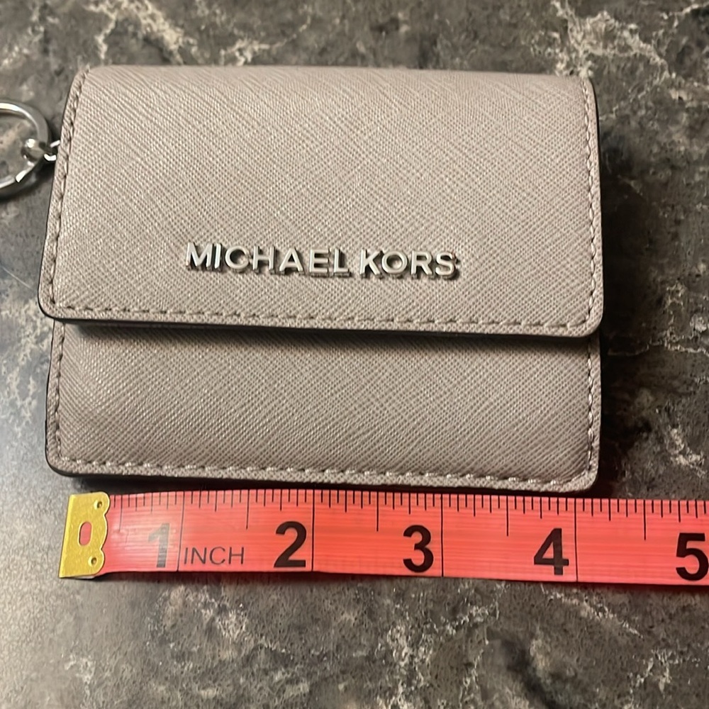 * Michael Kors Compact Wallet - Picture 12 of 13